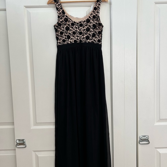 Lauren Conrad Black Lace Maxi Dress - Size 6 - Picture 3 of 6